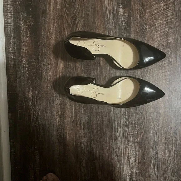 Jessica Simpson Shiny Black Pumps - Picture 2 of 5